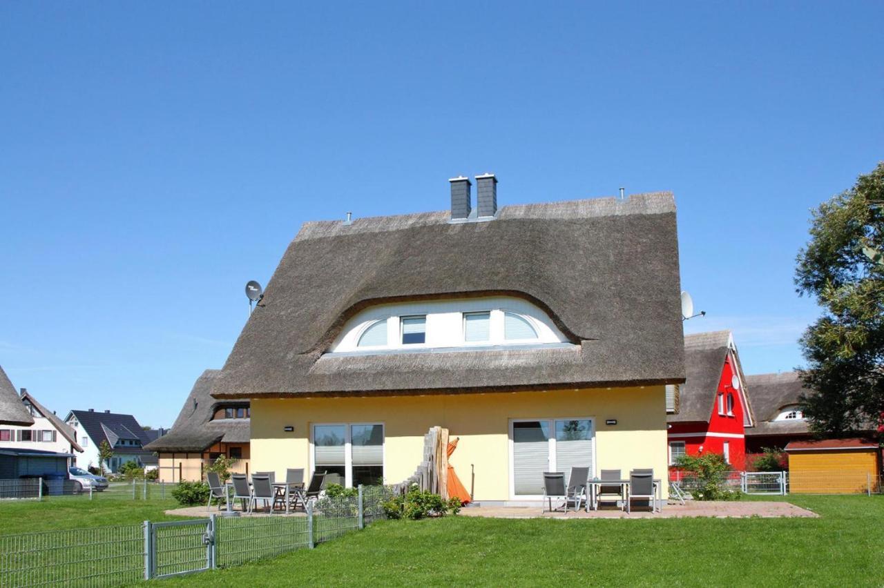 Reetdachhaus Lotte Mit Sauna Und Kaminofen Am Yachthafen In Vieregge Екстериор снимка